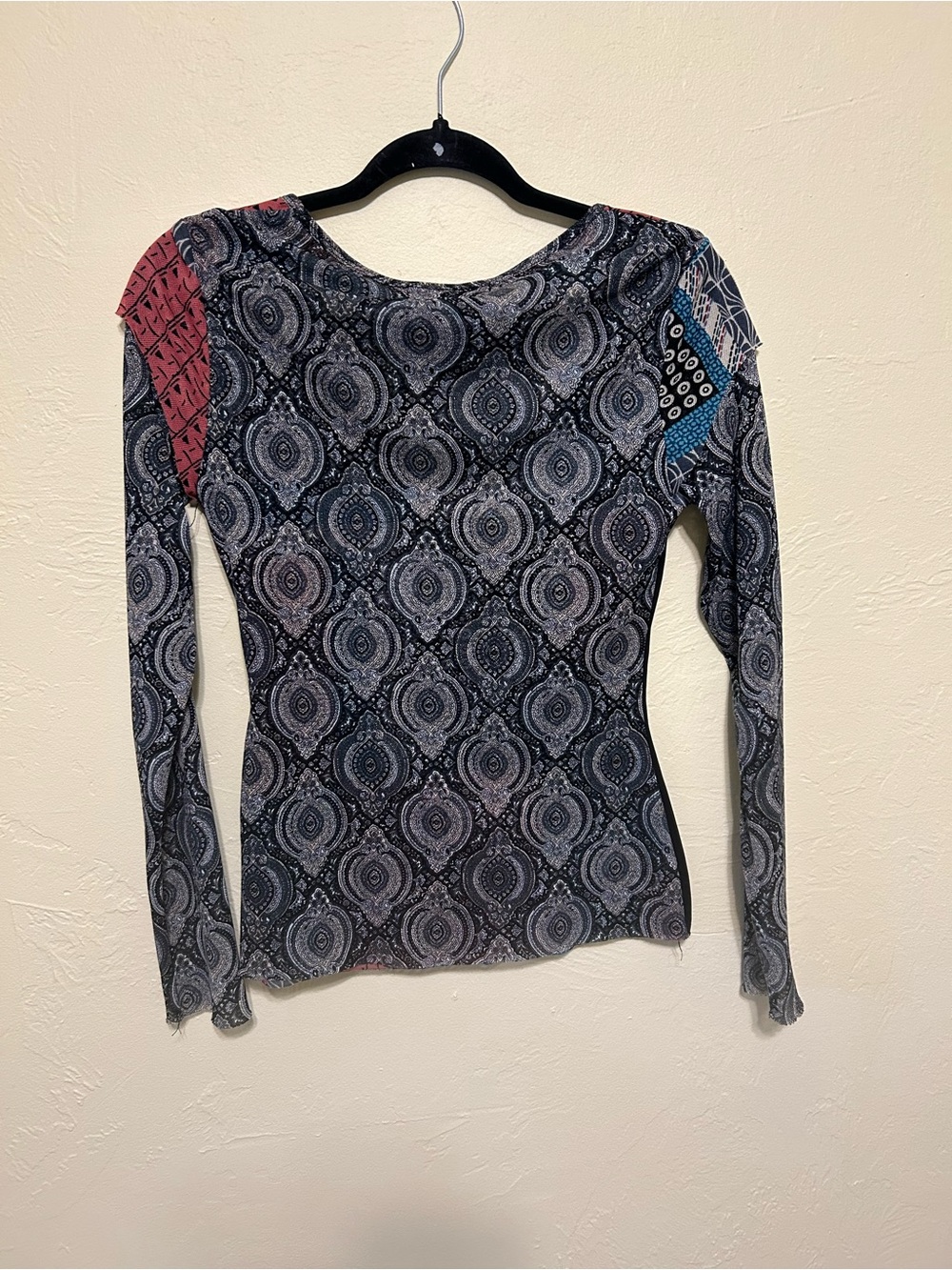 BISOU BISOU 90s mesh top - Picture 3 of 3